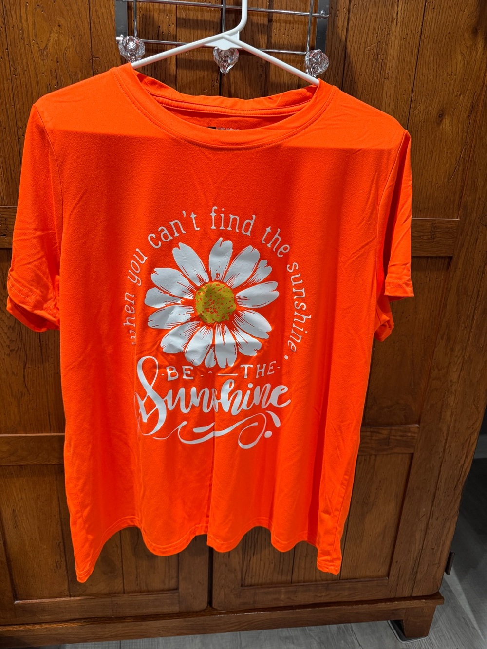Bright Orange Daisy Graphic Women's Tee - Be The Sunshine